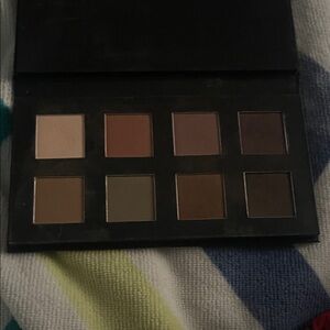 Matte Eyeshadow Palette - Neutral Tones